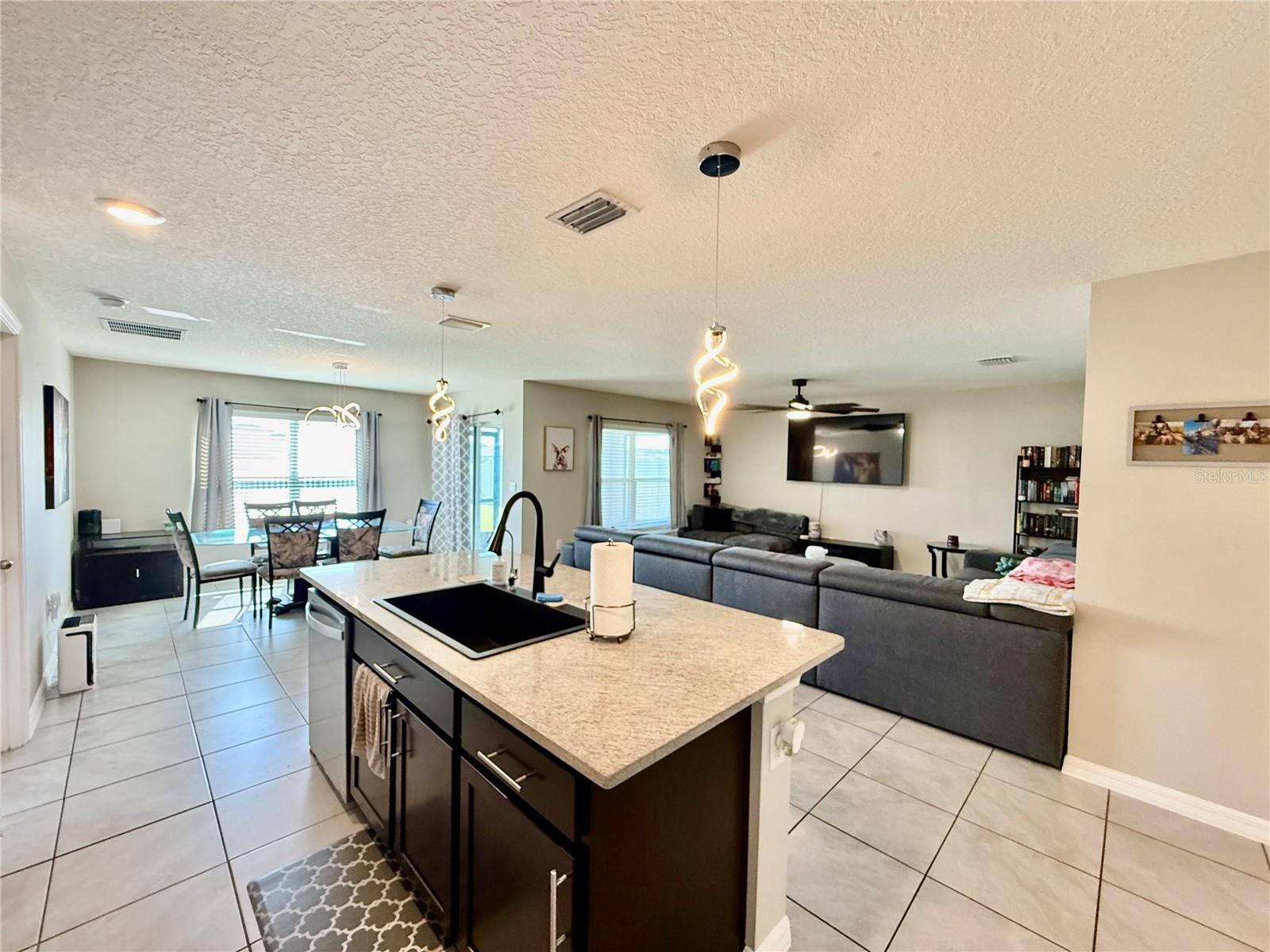 Image 12 of 33 For 16762 Parker River Street
