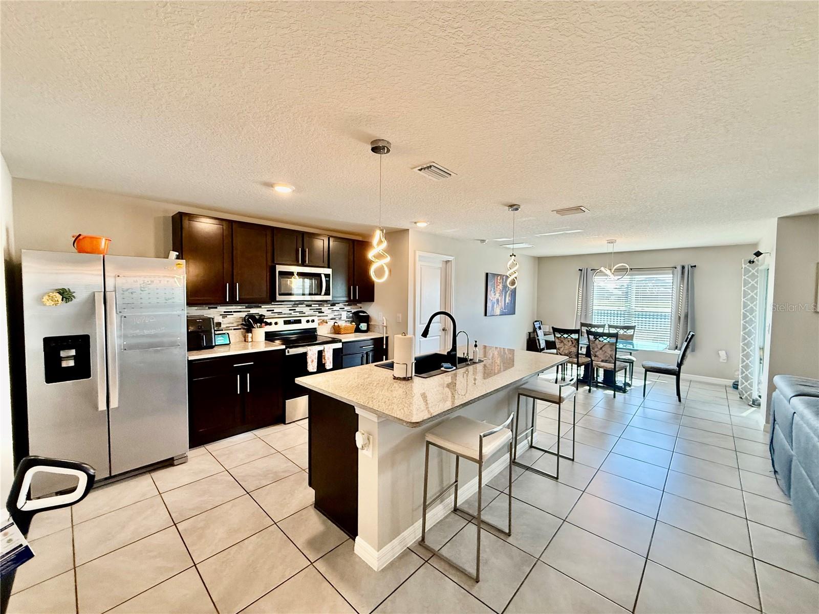 Image 4 of 33 For 16762 Parker River Street