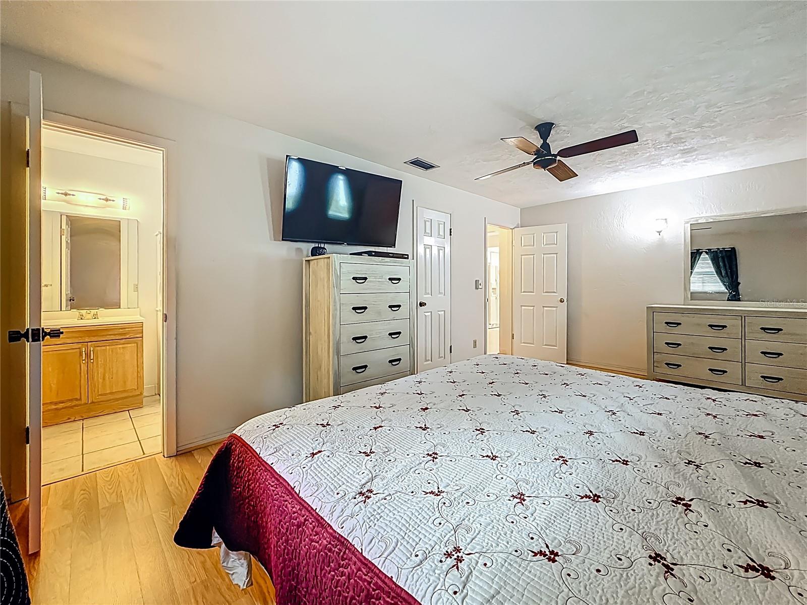 Image 13 of 21 For 7536 18th Way N