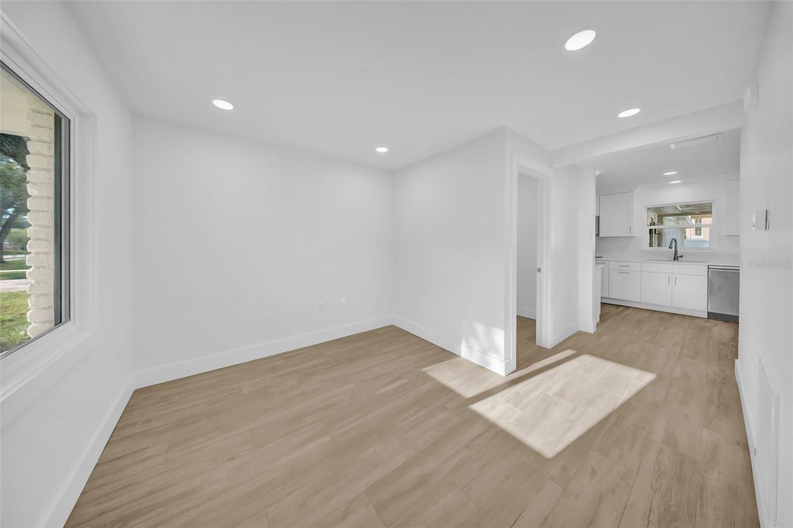 Image 12 of 59 For 2302 Occident Street