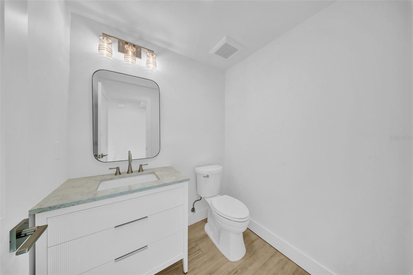 Image 20 of 59 For 2302 Occident Street