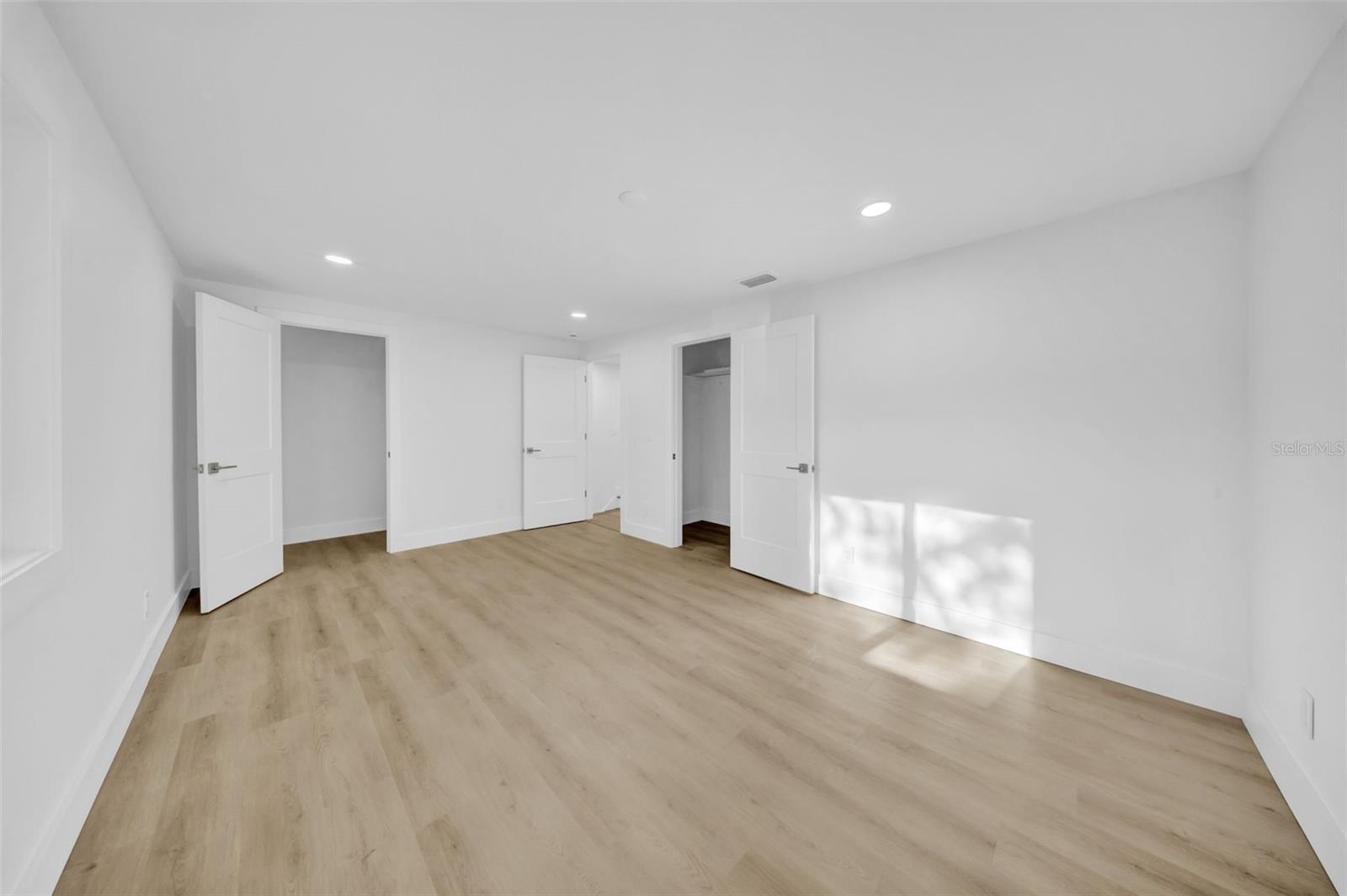 Image 26 of 59 For 2302 Occident Street