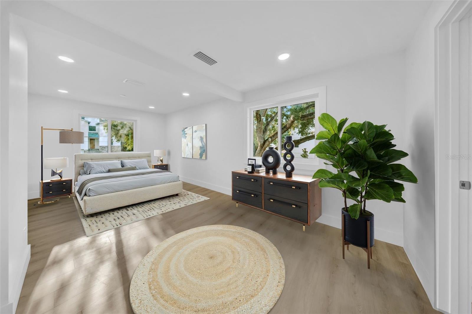 Image 30 of 59 For 2302 Occident Street