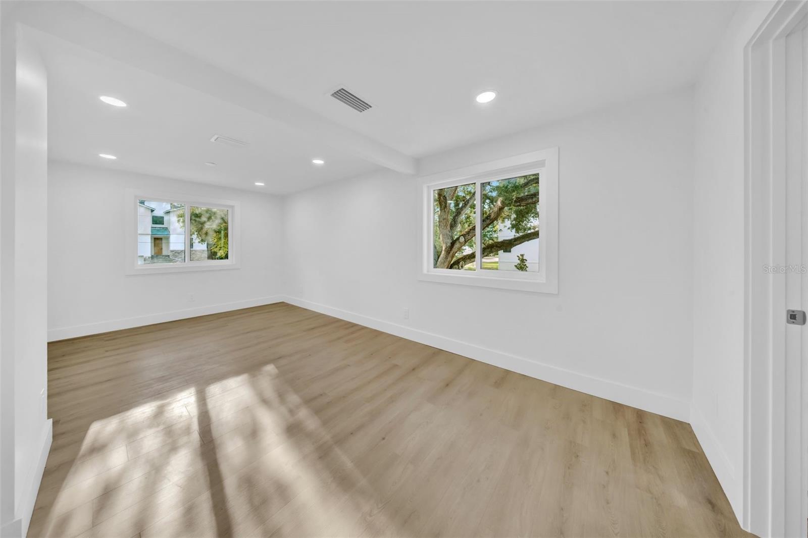 Image 31 of 59 For 2302 Occident Street