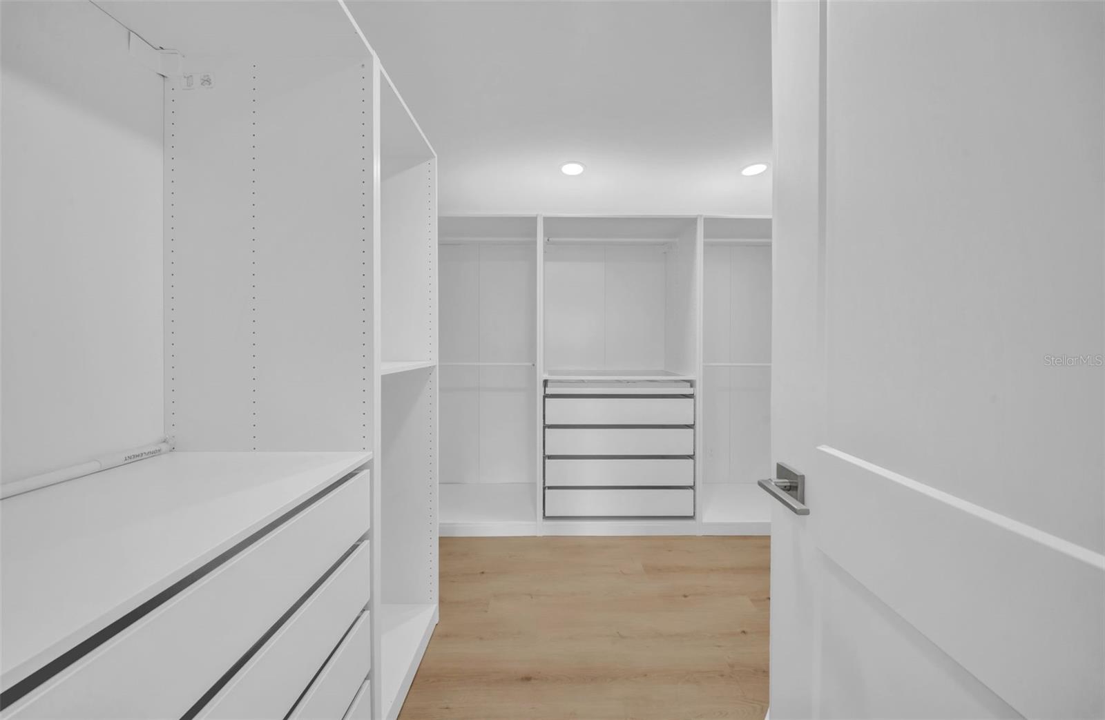 Image 35 of 59 For 2302 Occident Street