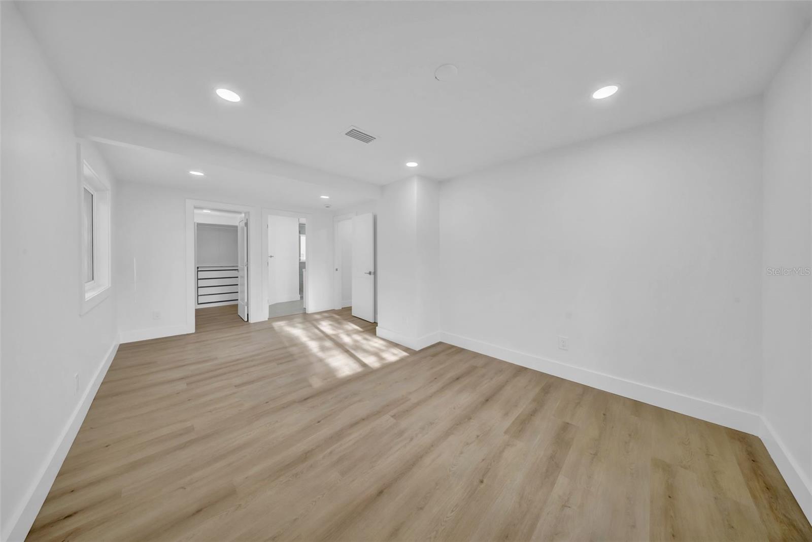 Image 37 of 59 For 2302 Occident Street