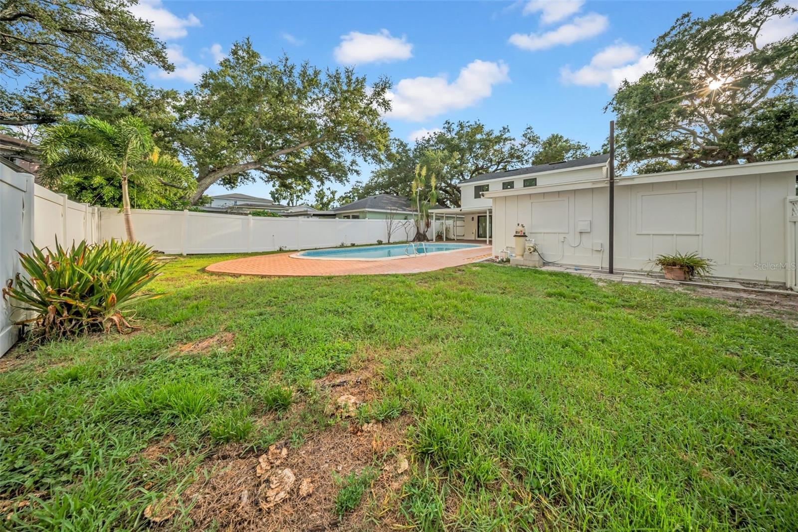 Image 45 of 59 For 2302 Occident Street