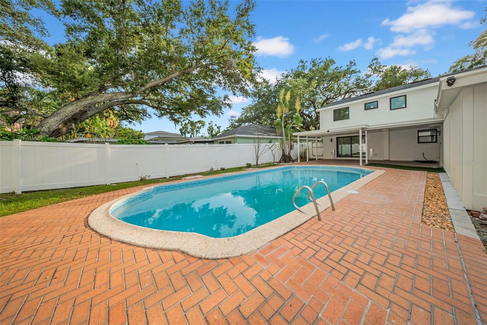 Image 6 of 59 For 2302 Occident Street