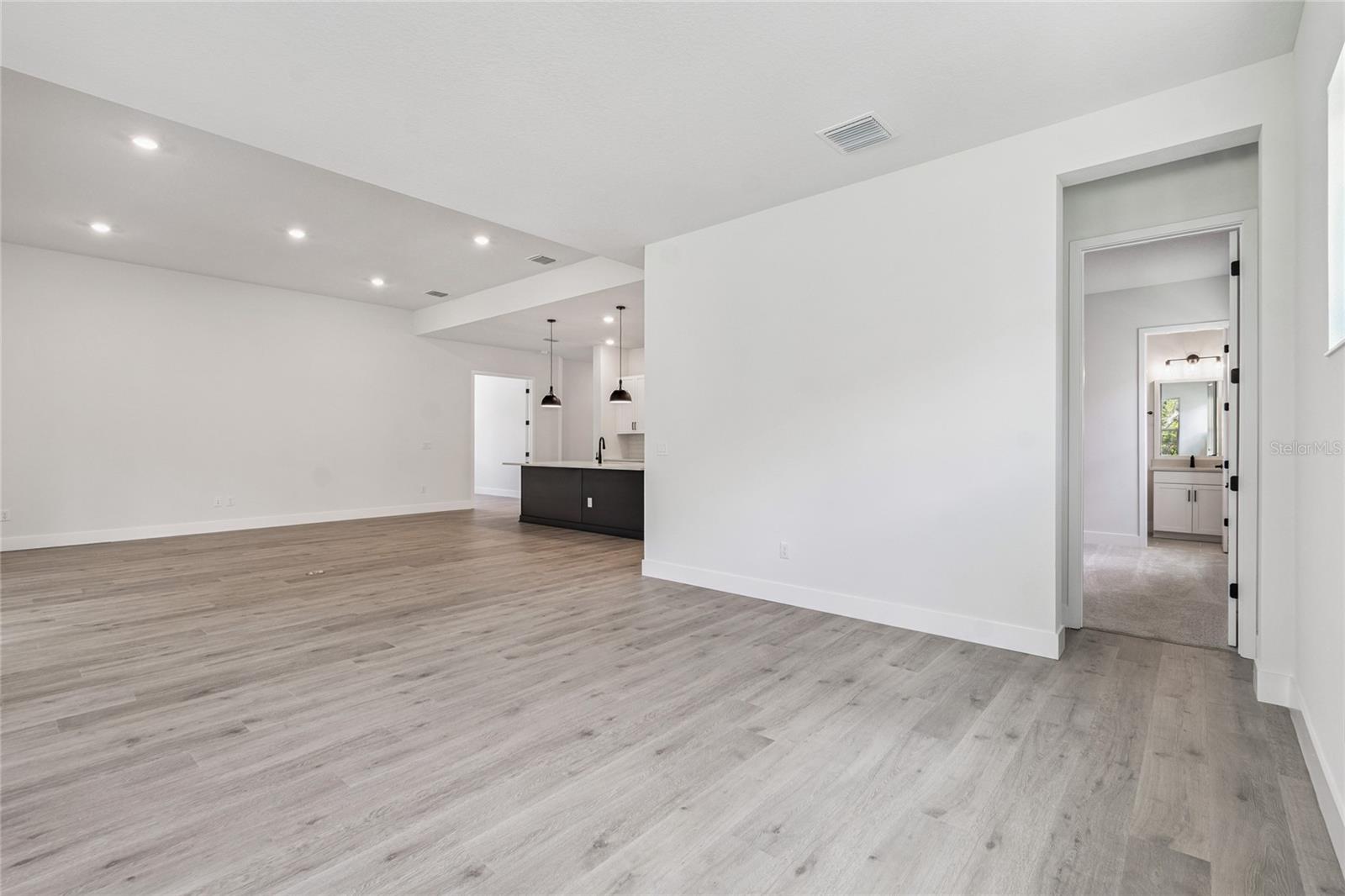 Image 15 of 52 For 31537 Hayman Loop