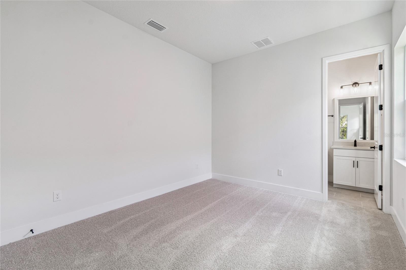 Image 37 of 52 For 31537 Hayman Loop