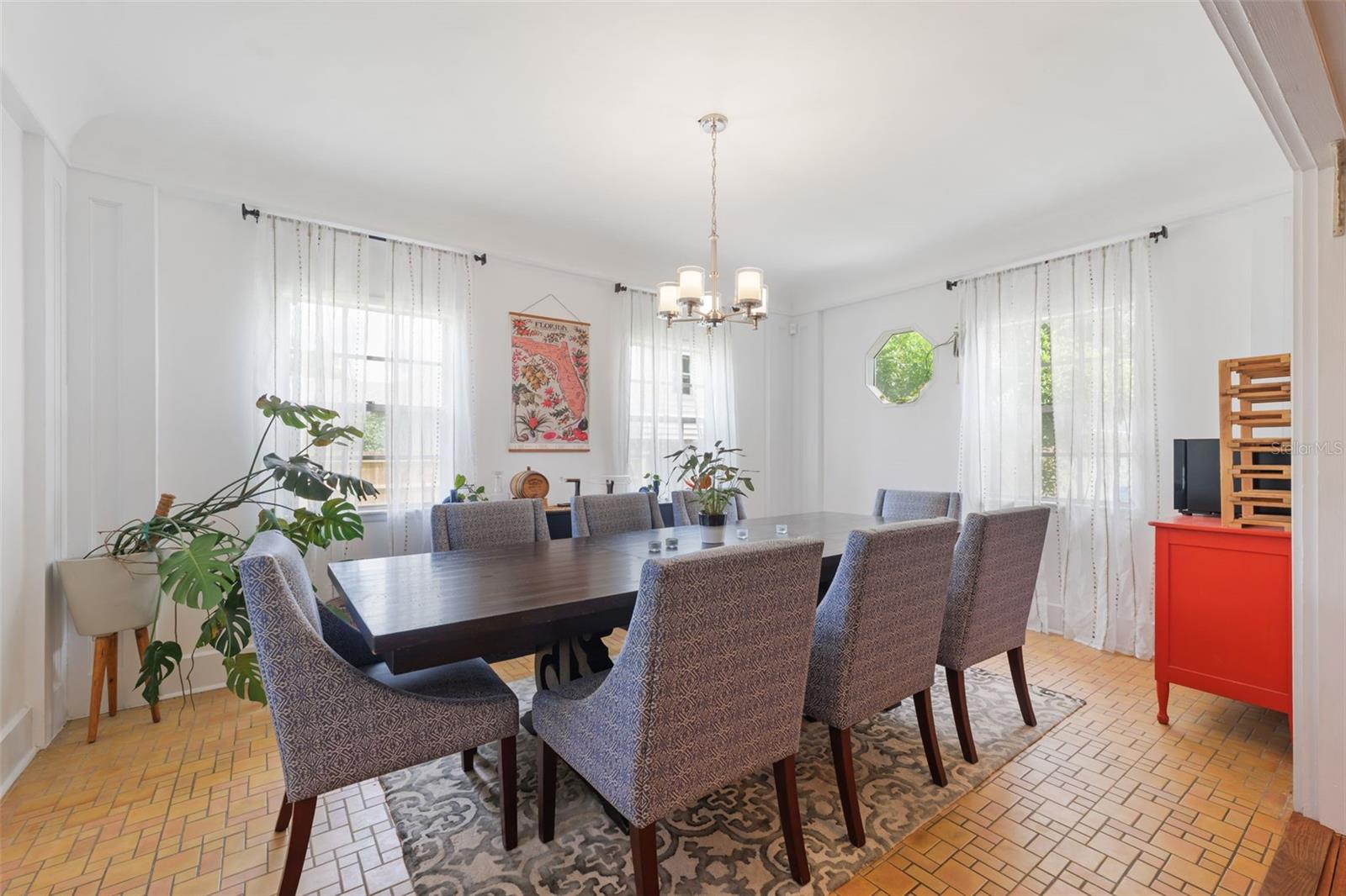 Image 10 of 50 For 4805 16th Street N