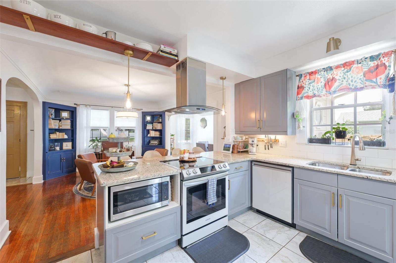 Image 16 of 50 For 4805 16th Street N