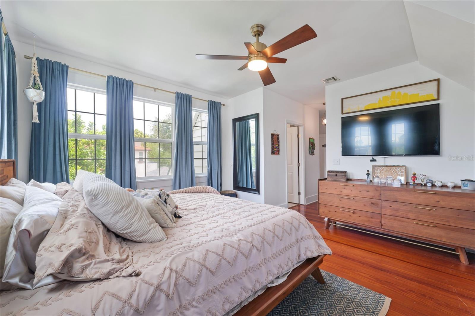 Image 22 of 50 For 4805 16th Street N