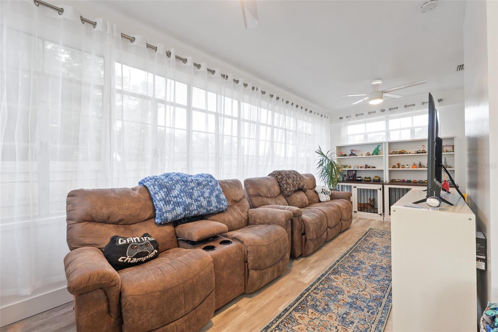 Image 8 of 50 For 4805 16th Street N