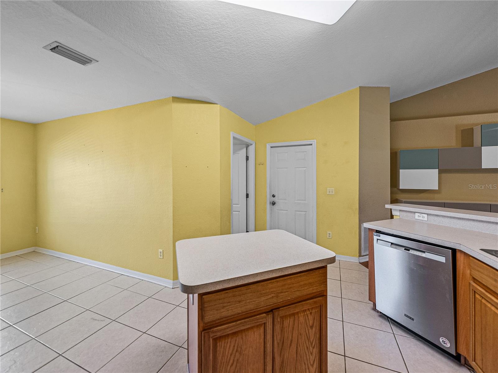 Image 19 of 61 For 3039 Fort Socrum Village Boulevard
