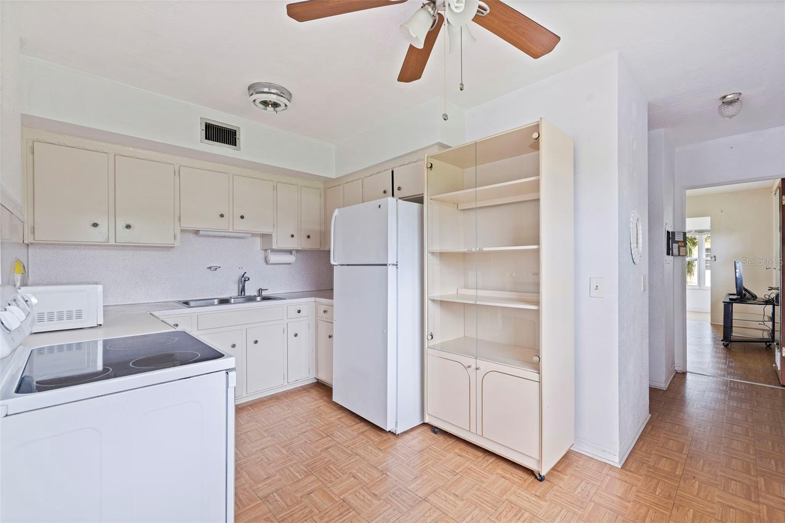 Image 13 of 25 For 4154 56th Street N 820