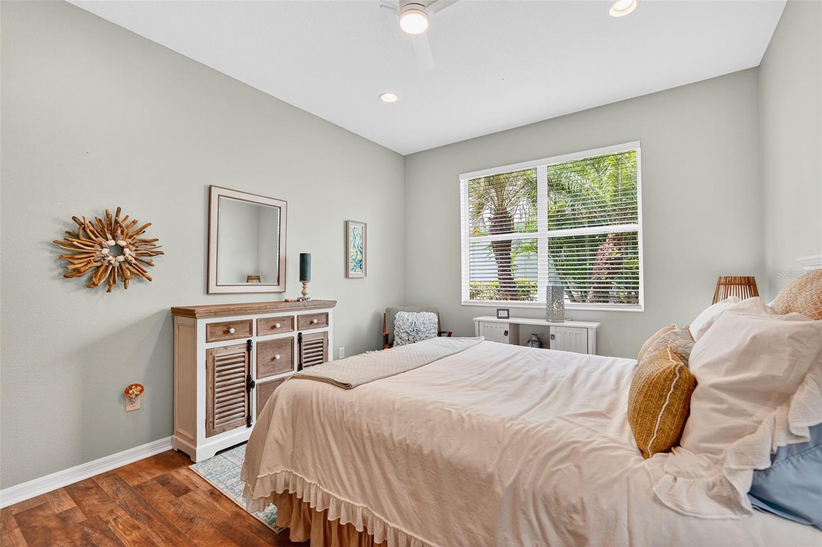 Image 14 of 81 For 5515 Simonton Street