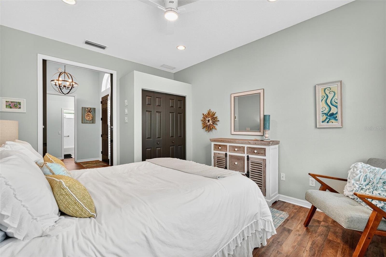 Image 15 of 81 For 5515 Simonton Street