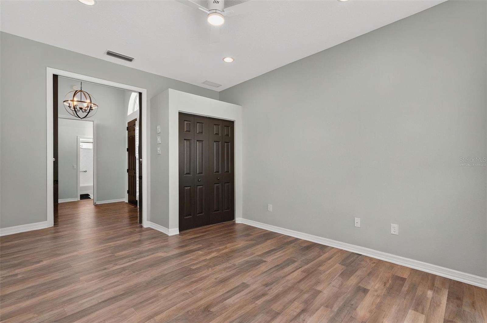 Image 16 of 81 For 5515 Simonton Street