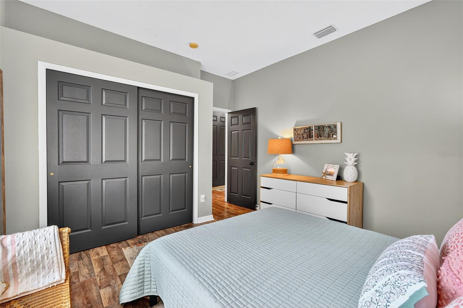 Image 23 of 81 For 5515 Simonton Street