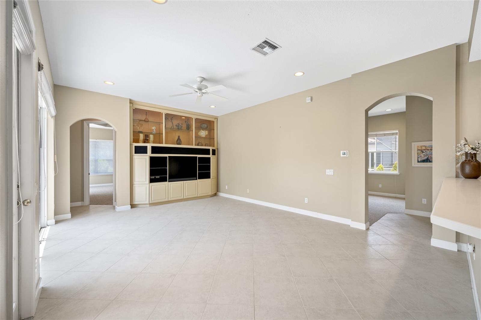Image 14 of 50 For 7719 Aralia Way