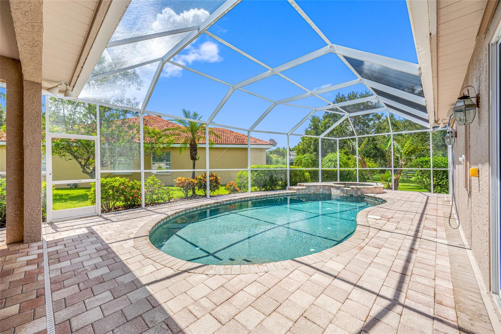 Image 33 of 50 For 7719 Aralia Way