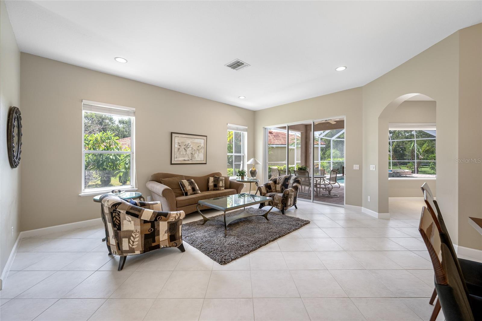 Image 4 of 50 For 7719 Aralia Way