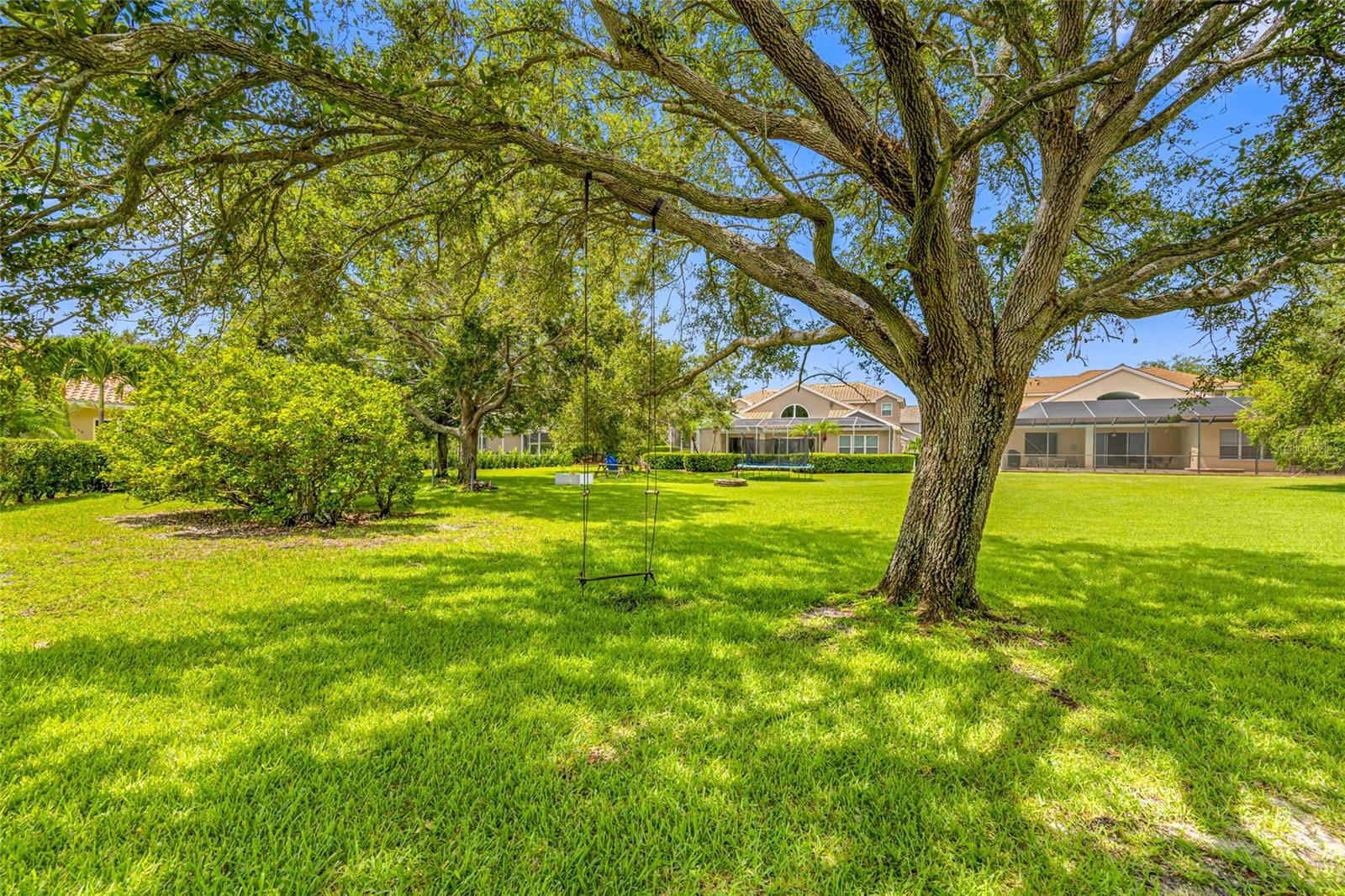 Image 41 of 50 For 7719 Aralia Way