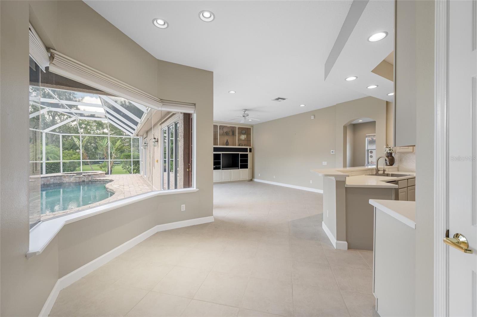 Image 7 of 50 For 7719 Aralia Way