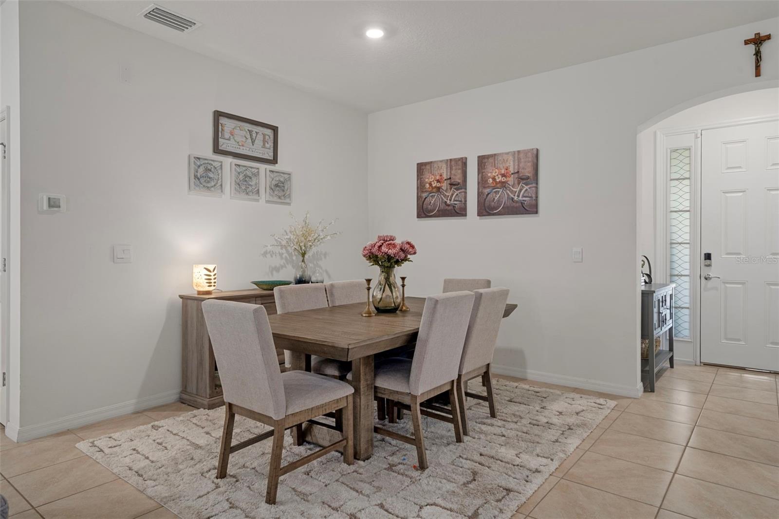 Listing photo id 8 for 8370 Wheat Stone Drive