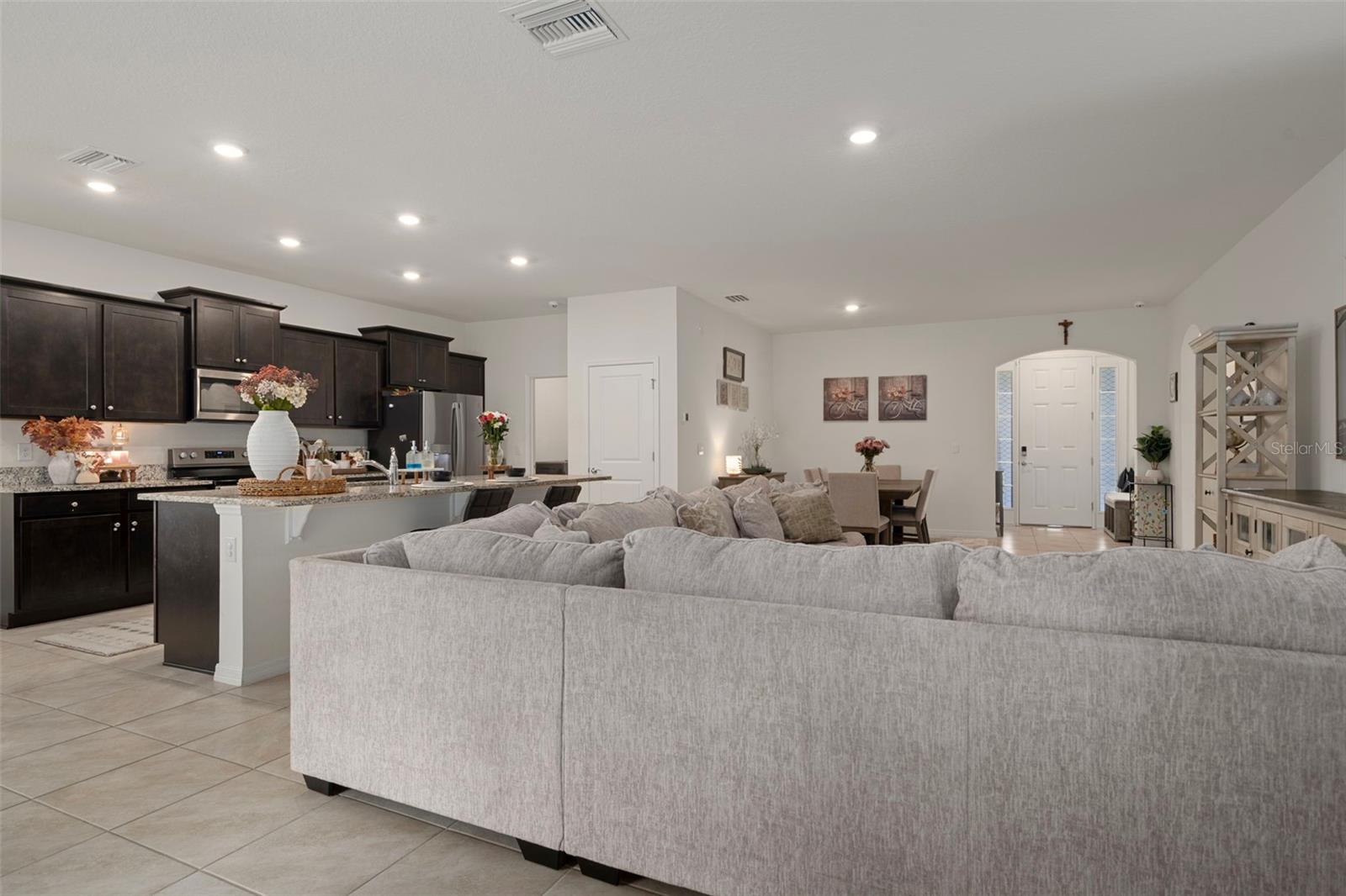 Listing photo id 13 for 8370 Wheat Stone Drive