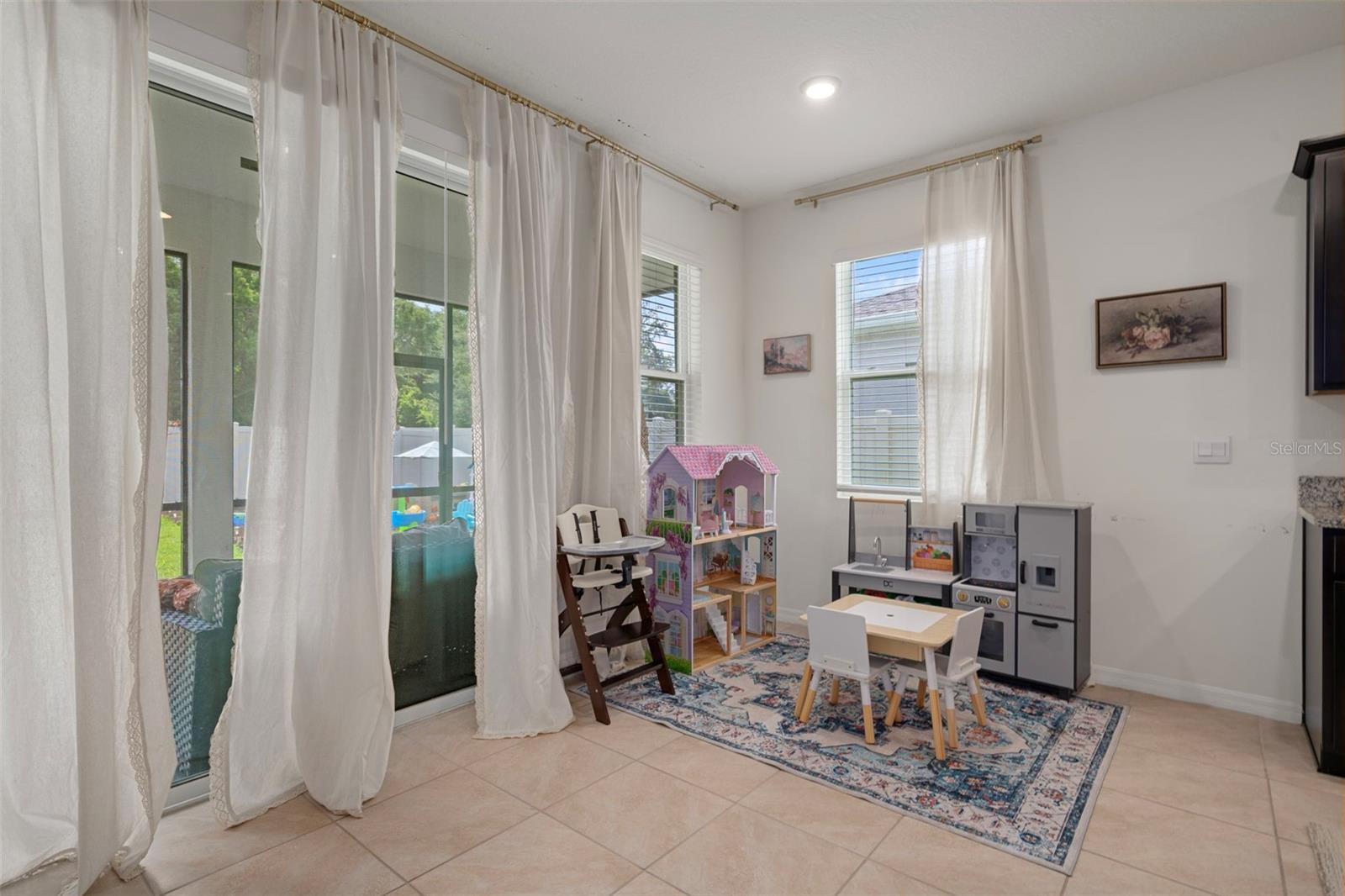 Listing photo id 14 for 8370 Wheat Stone Drive