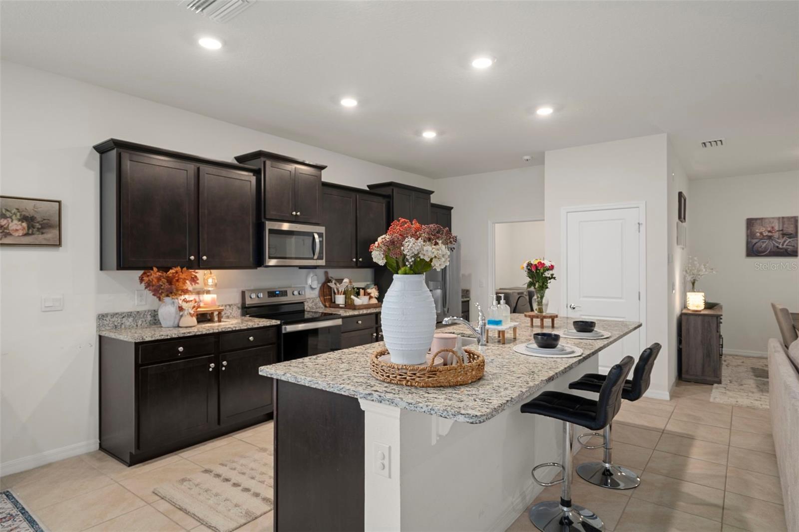 Listing photo id 15 for 8370 Wheat Stone Drive
