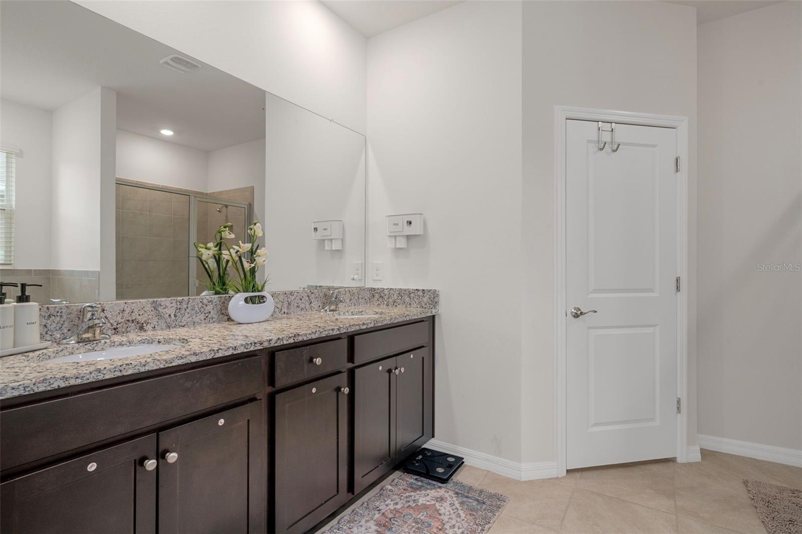 Listing photo id 26 for 8370 Wheat Stone Drive