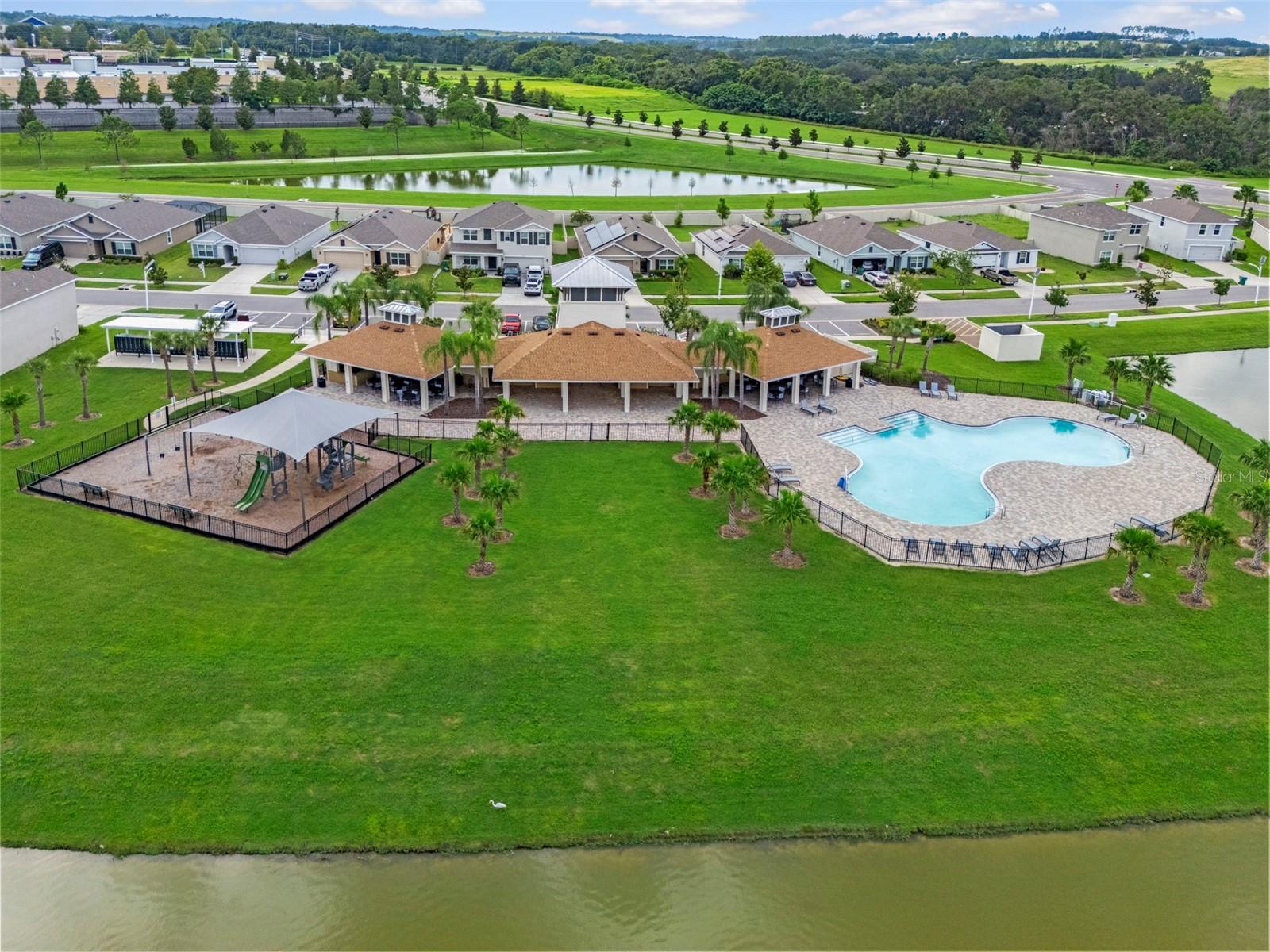 Listing photo id 47 for 8370 Wheat Stone Drive