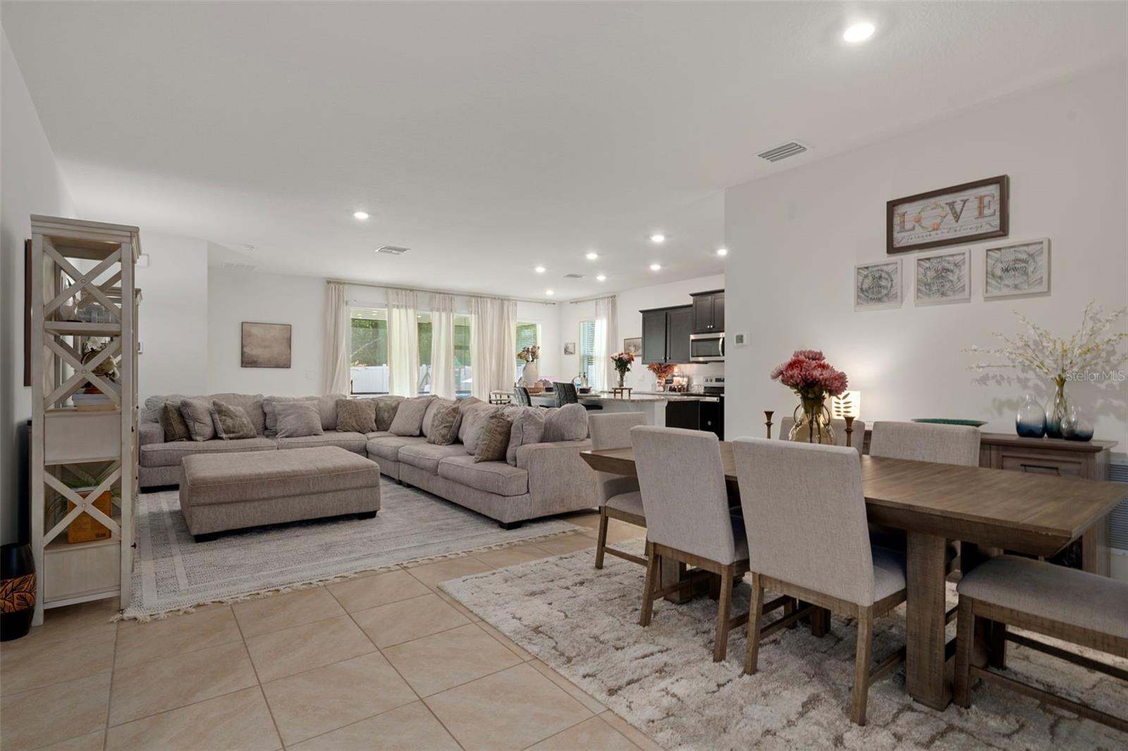 Listing photo id 7 for 8370 Wheat Stone Drive