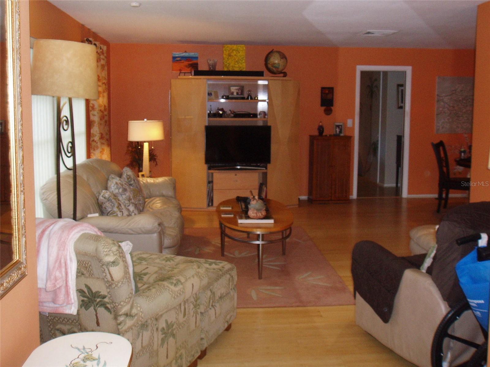 Image 5 of 18 For 120 Monroe Circle N