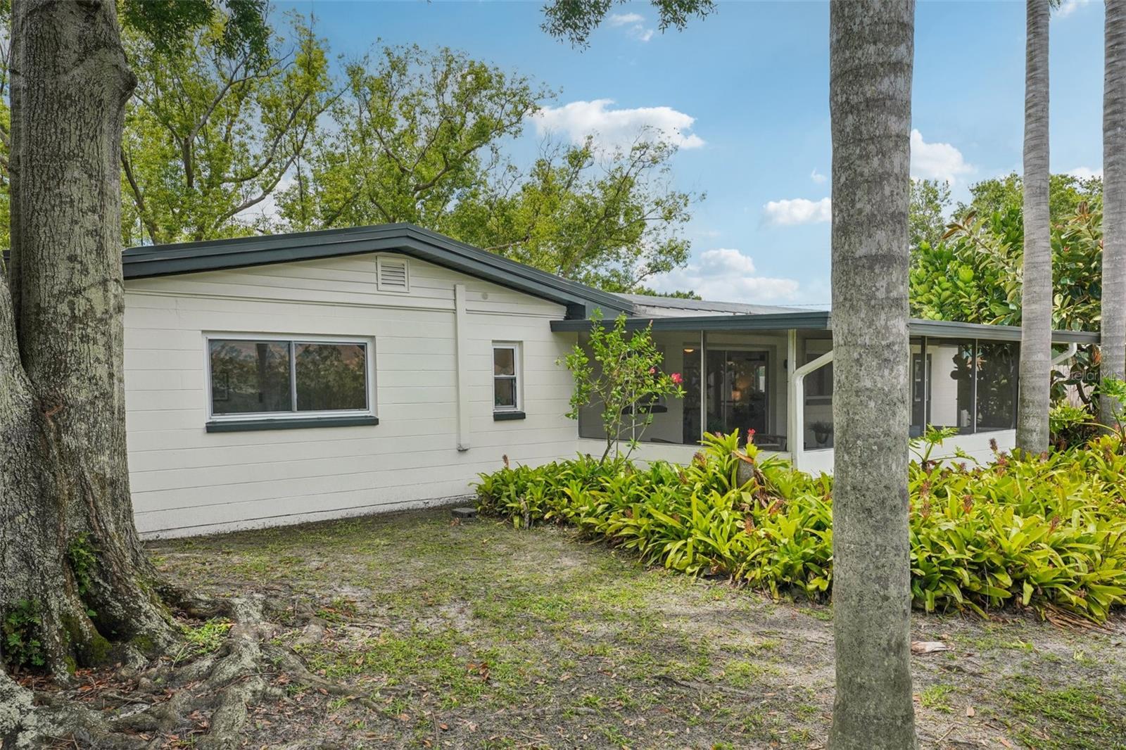 Image 45 of 70 For 311 Shore Drive E