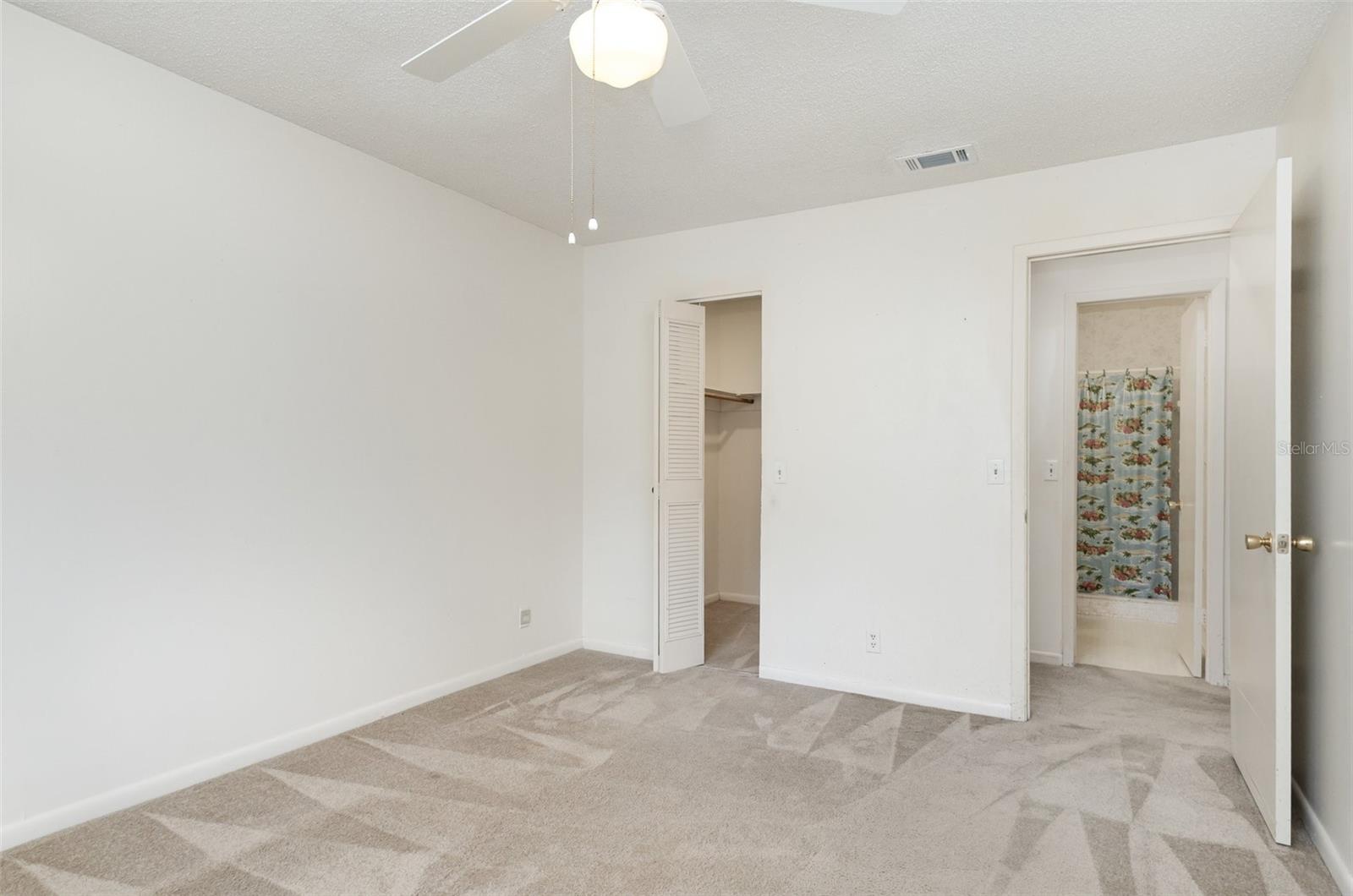 Image 21 of 28 For 100 El Camino Drive 202