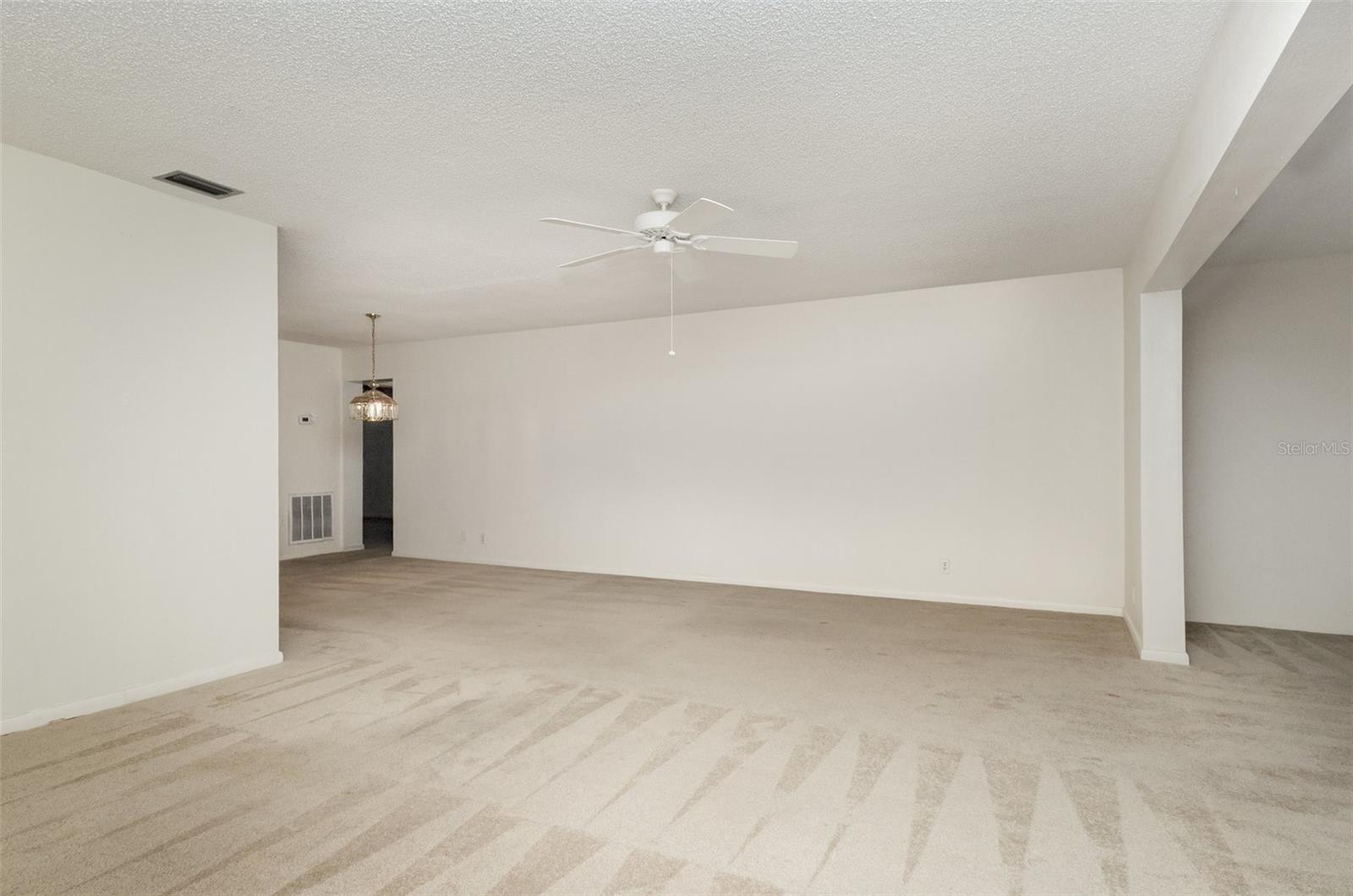 Image 8 of 28 For 100 El Camino Drive 202