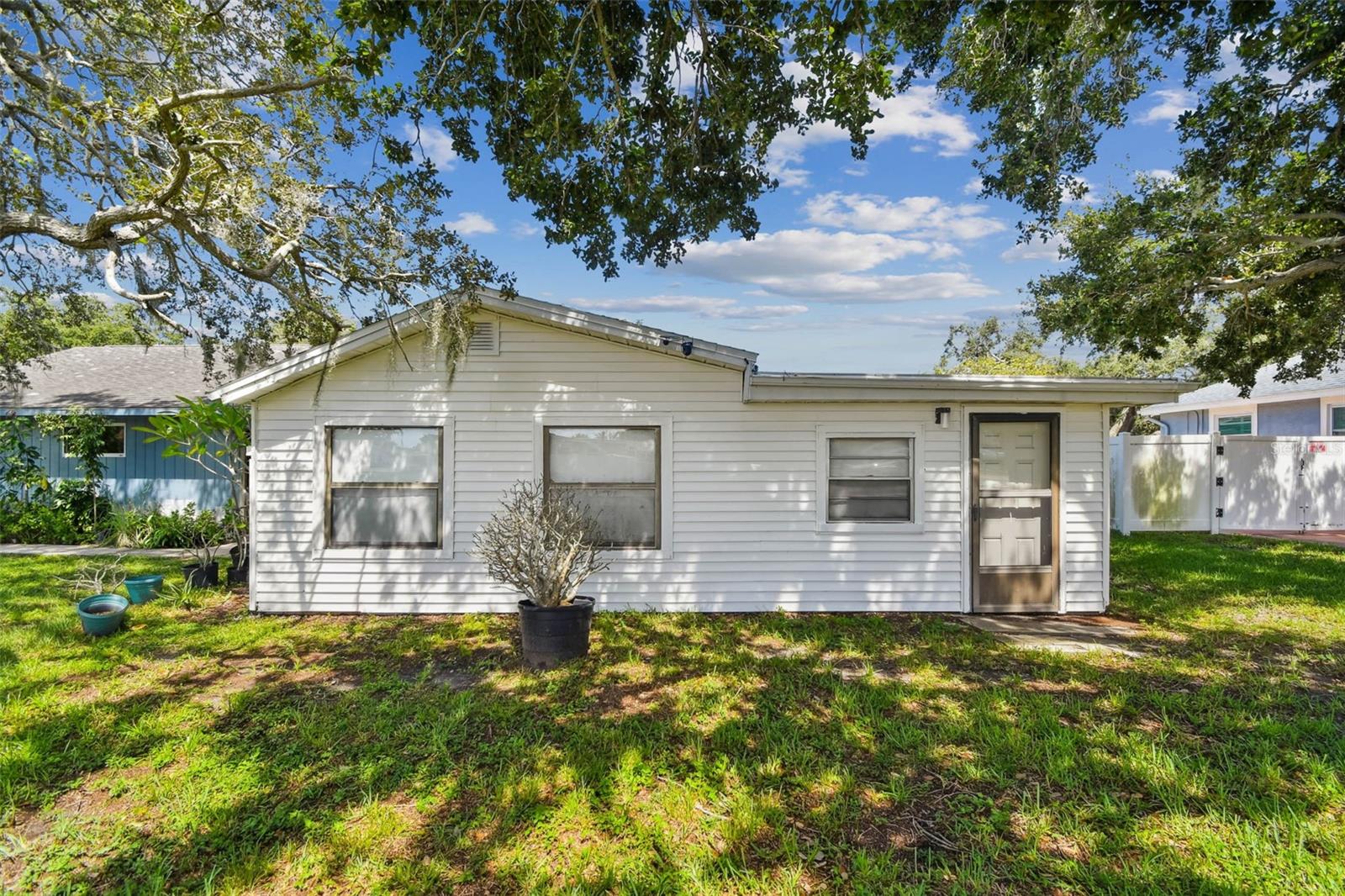 Image 5 of 30 For 9399 Antilles Drive