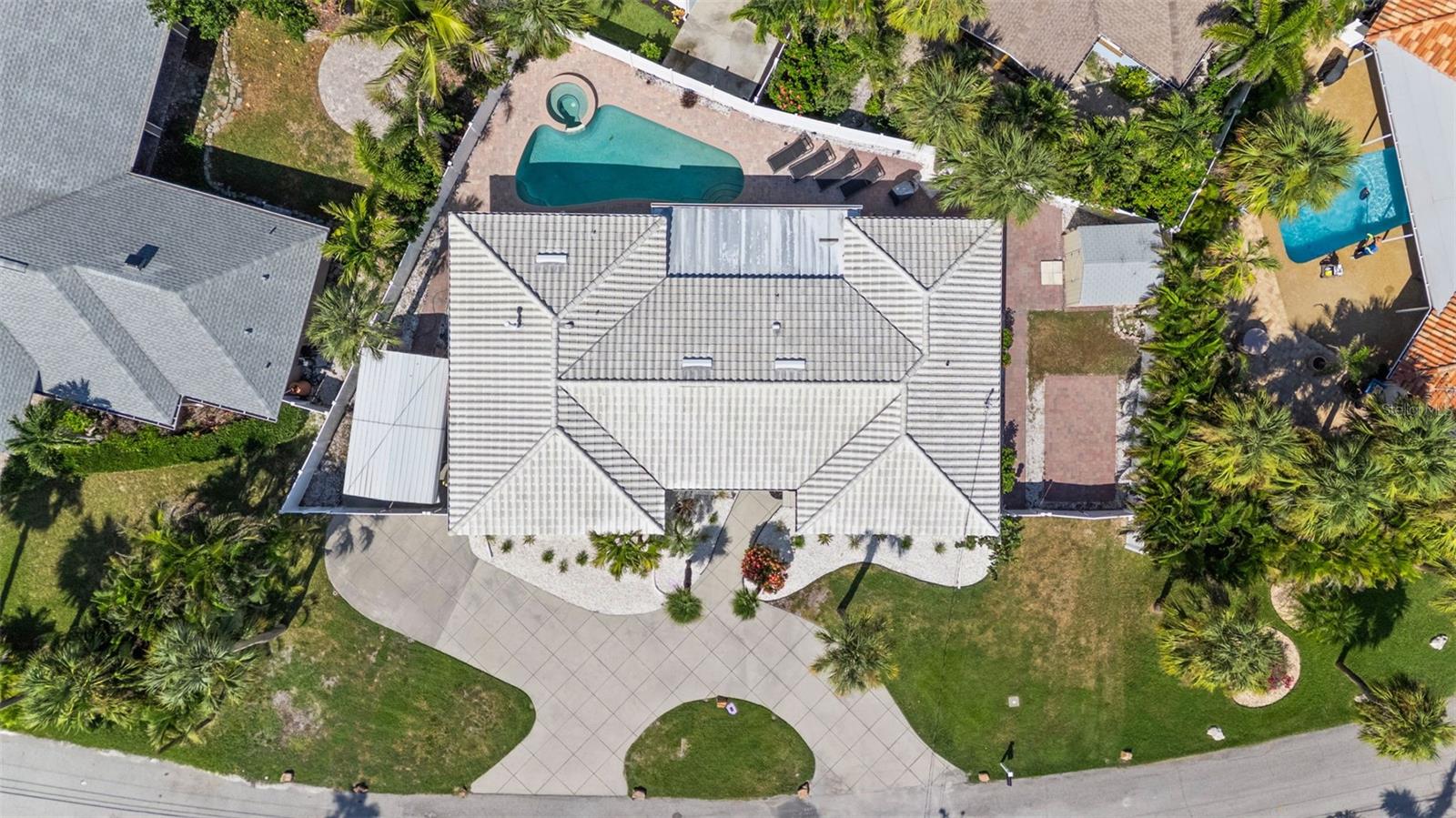 Image 30 of 43 For 976 Narcissus Avenue