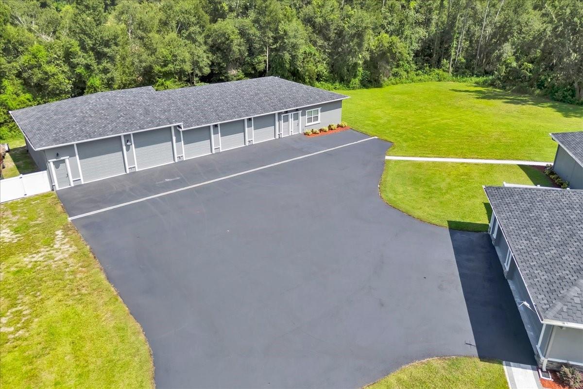 Image 6 of 65 For 6817 Peyton Drive