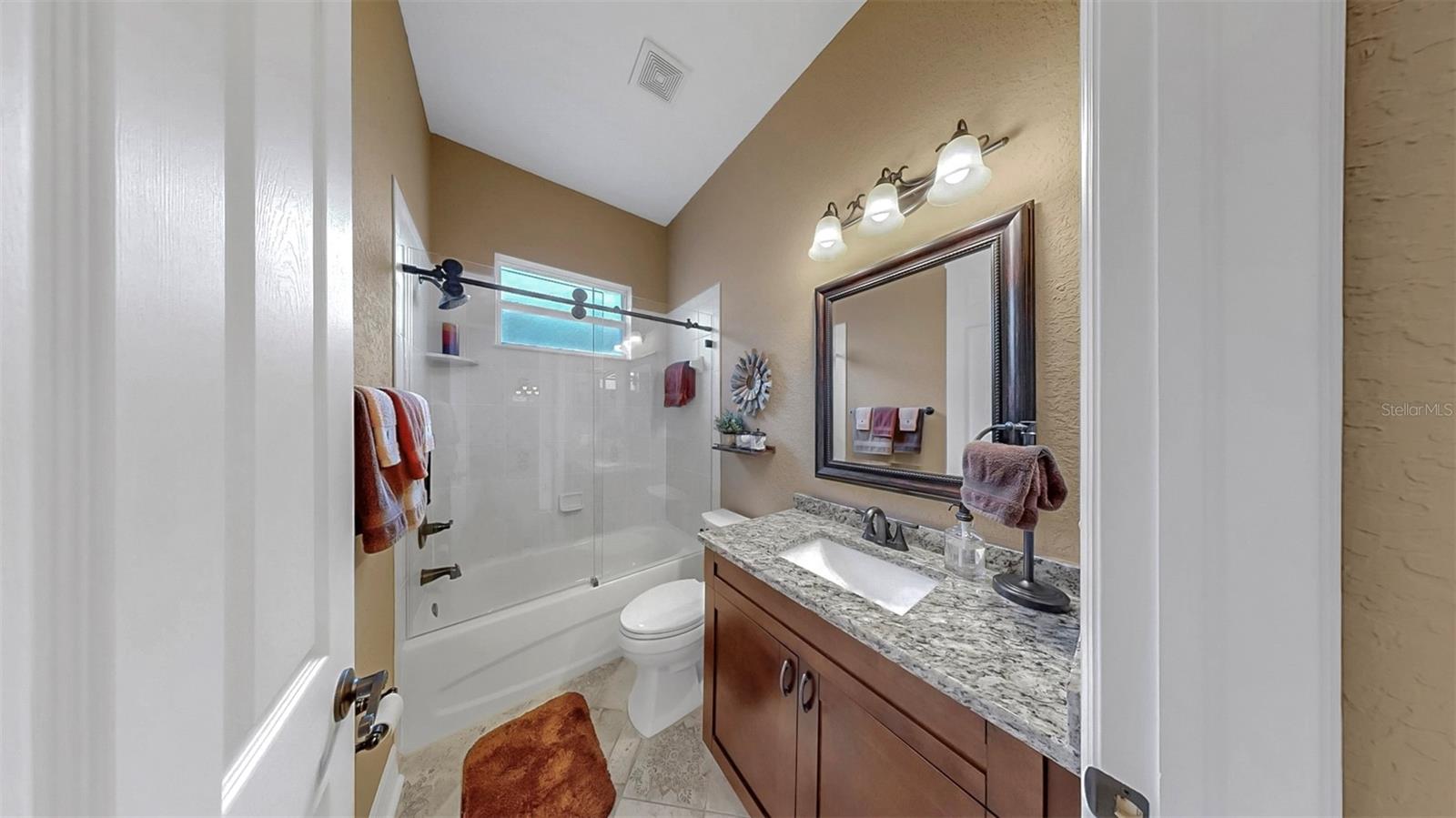 Listing photo id 25 for 13342 Trailing Moss Drive