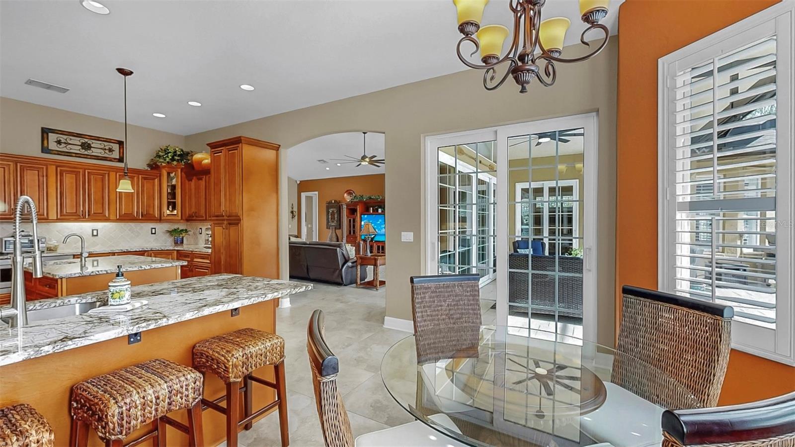 Listing photo id 5 for 13342 Trailing Moss Drive