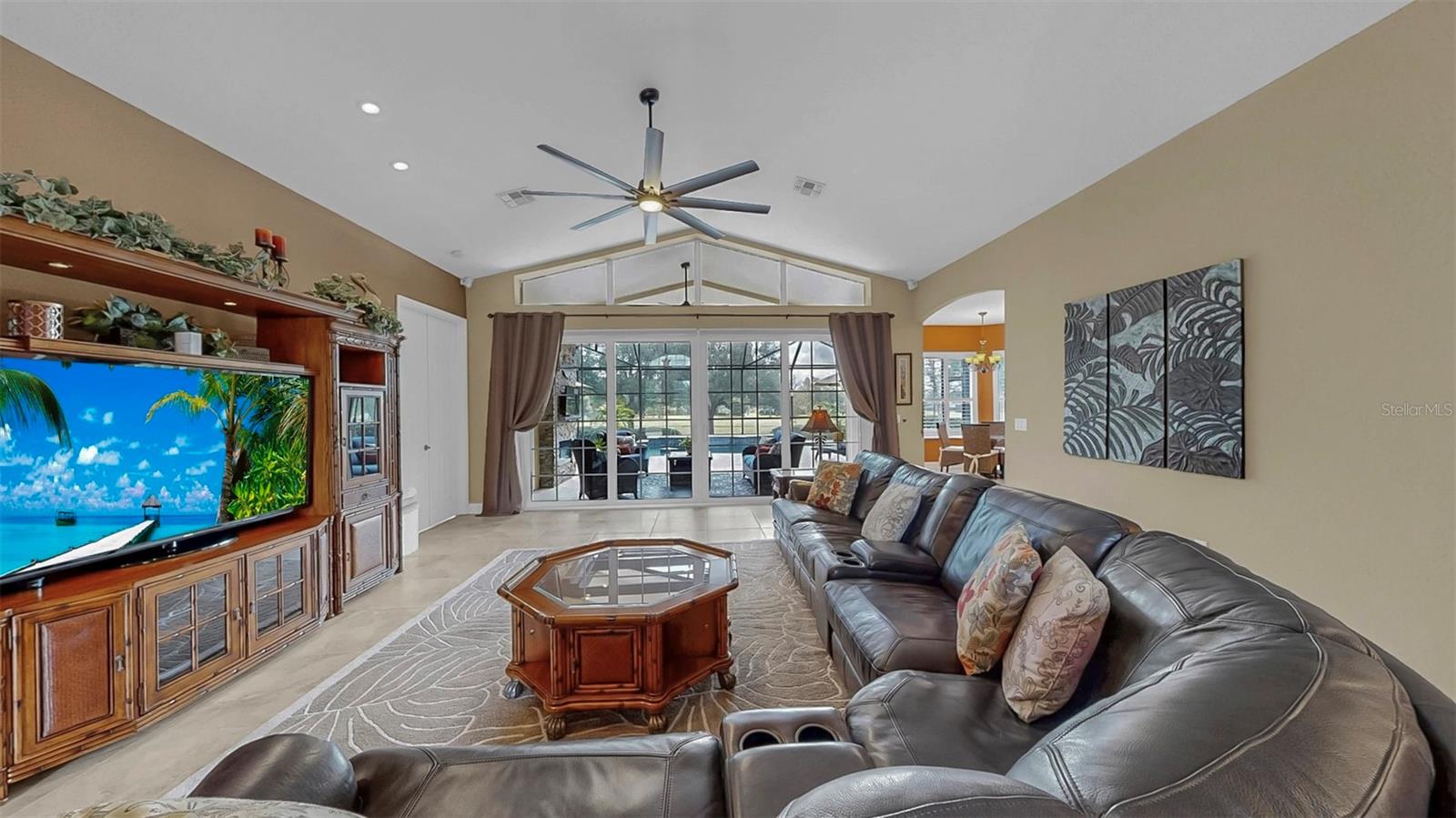 Listing photo id 6 for 13342 Trailing Moss Drive