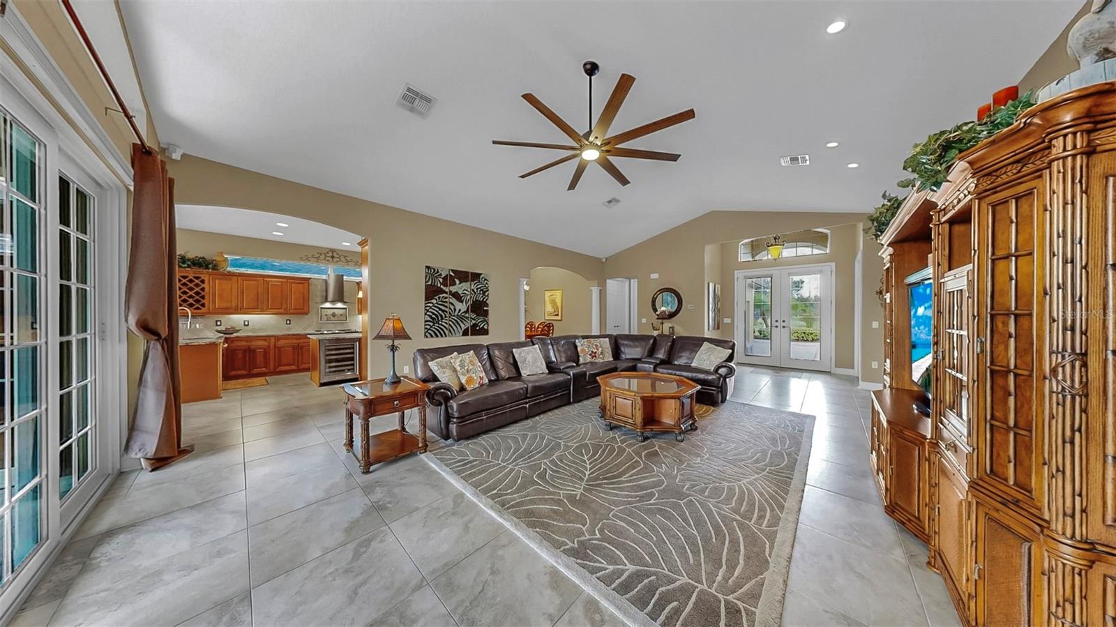 Listing photo id 7 for 13342 Trailing Moss Drive