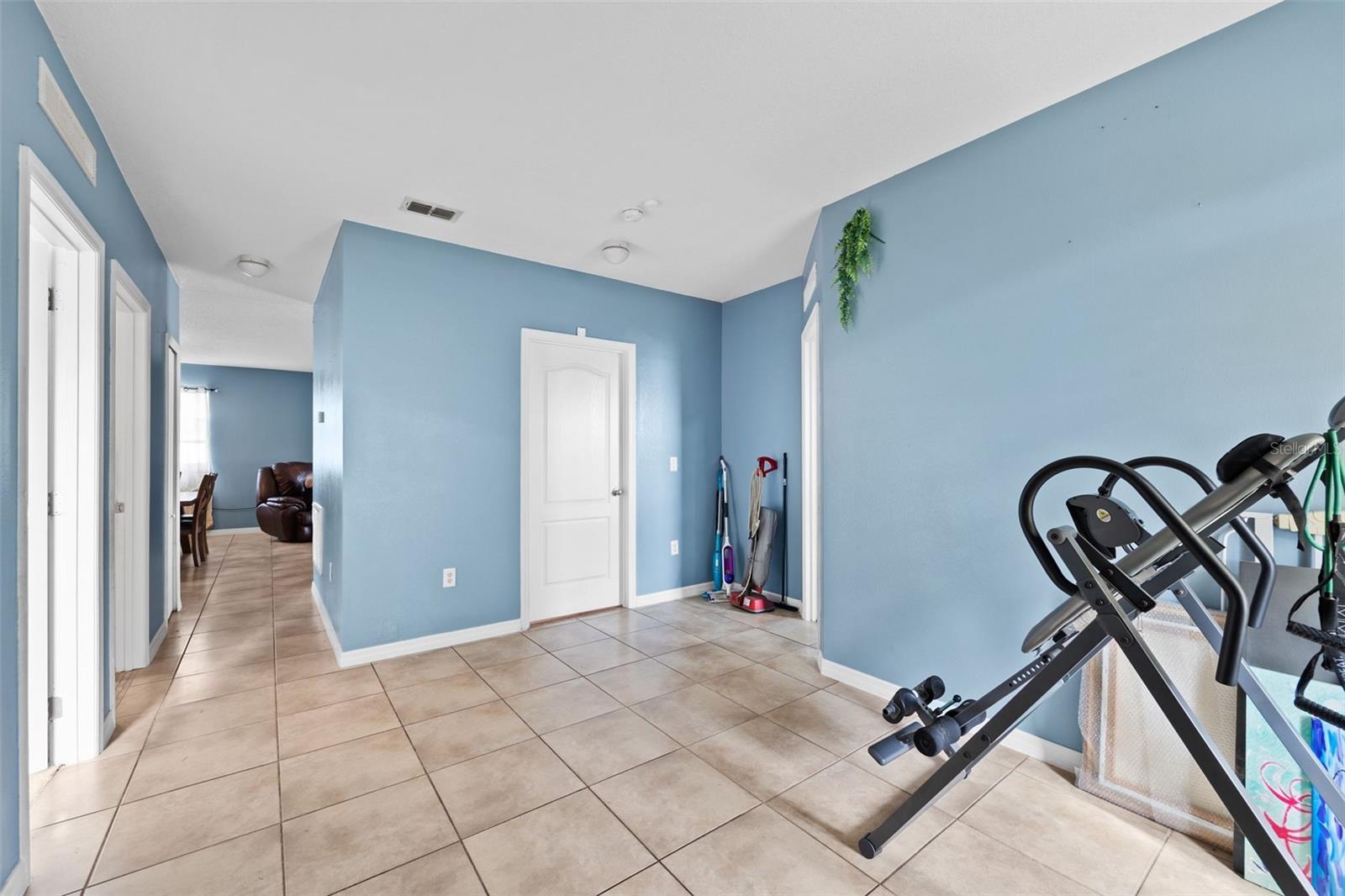 Image 18 of 33 For 3312 Lynrock Avenue