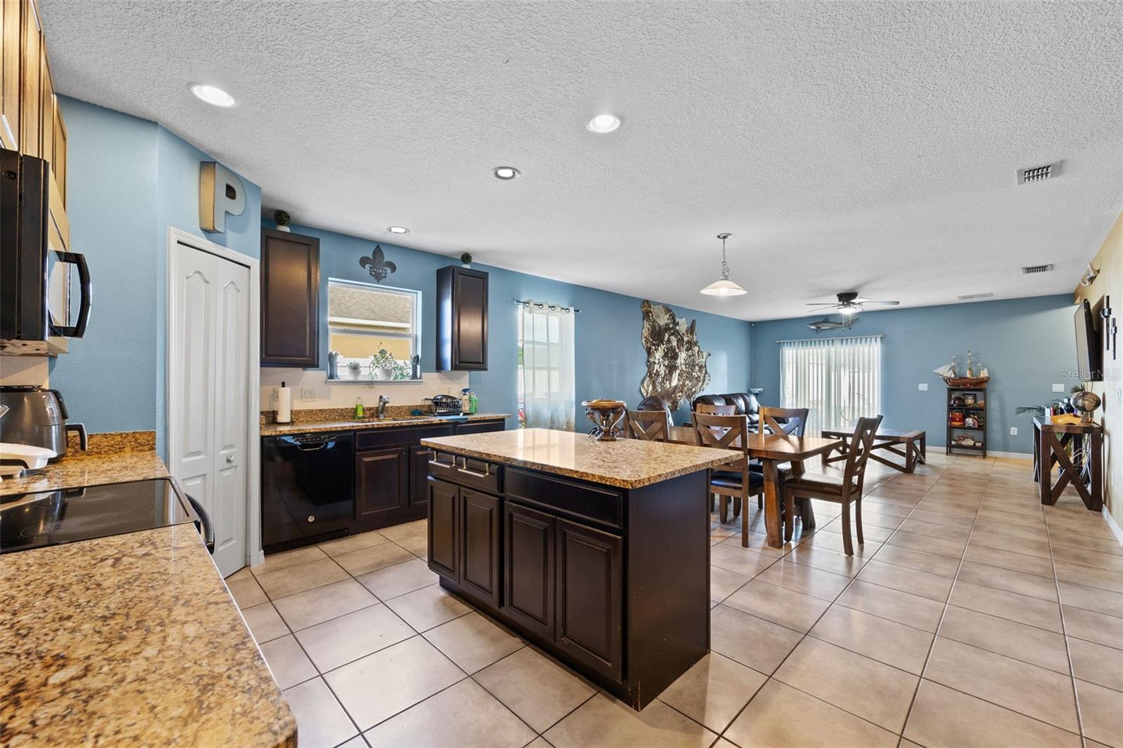 Image 7 of 33 For 3312 Lynrock Avenue
