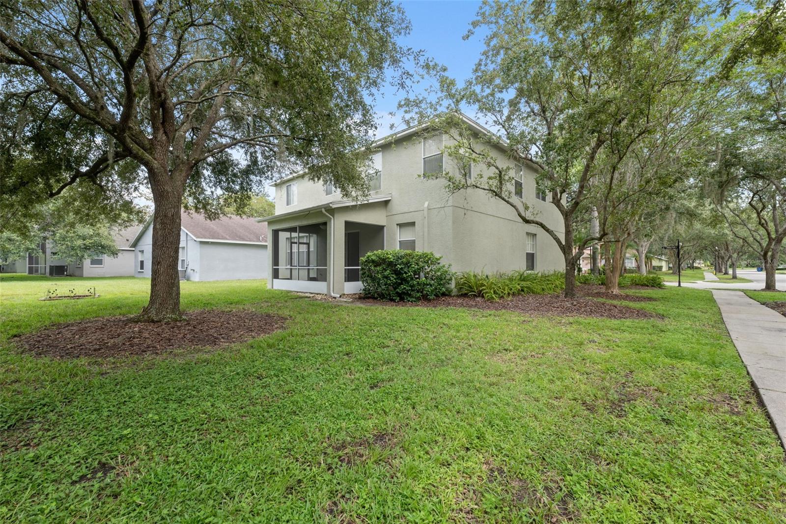 Listing photo id 25 for 5202 Abbey Park Avenue